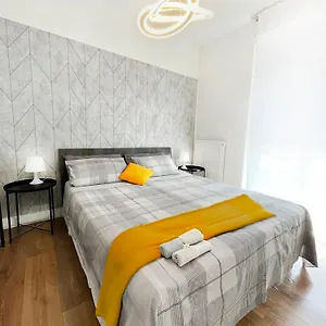Suitesflores - Bright And Cozy In Apartment Verona