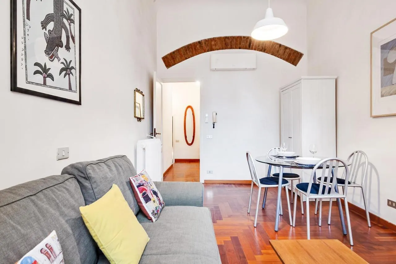 Porta Rossa Apartments Near Ponte Vecchio Florence Italy
