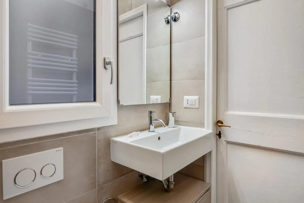 Porta Rossa Apartments Near Ponte Vecchio Florence Italy