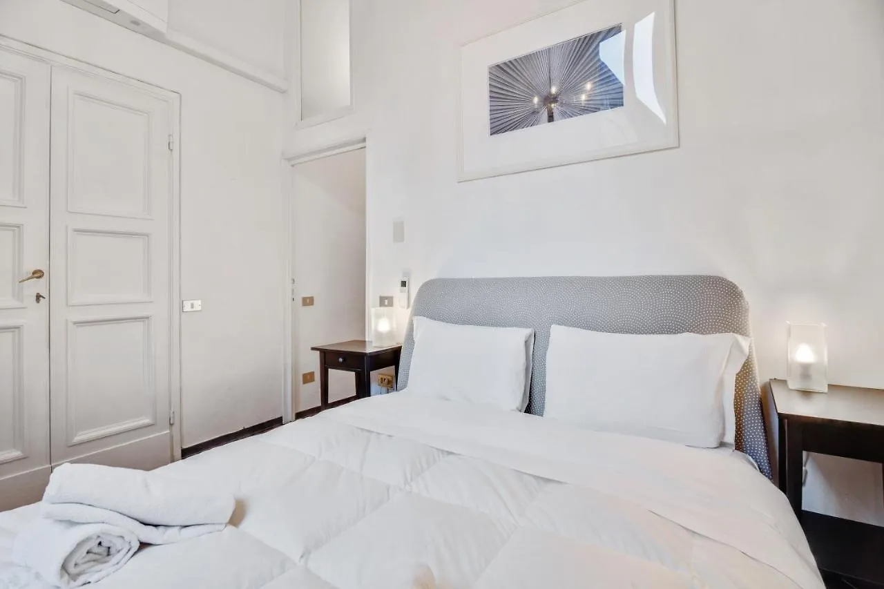 Porta Rossa Apartments Near Ponte Vecchio Florence Italy